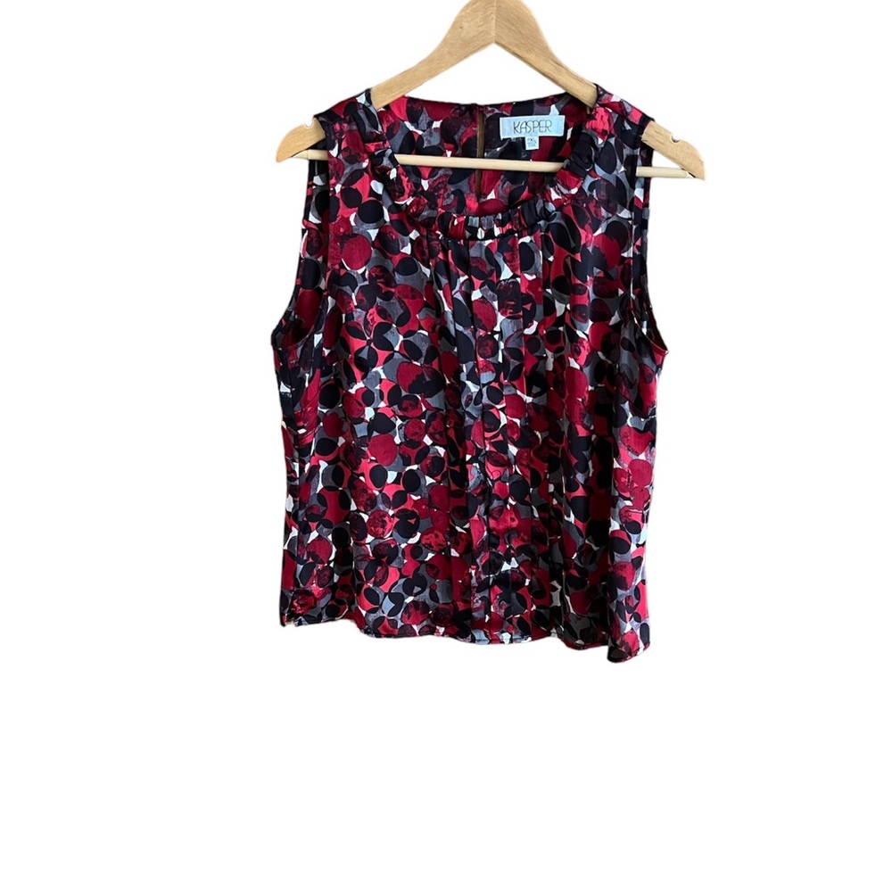 Kasper woman’s sleeveless dotted red and black pleated blouse. Size PXL.
